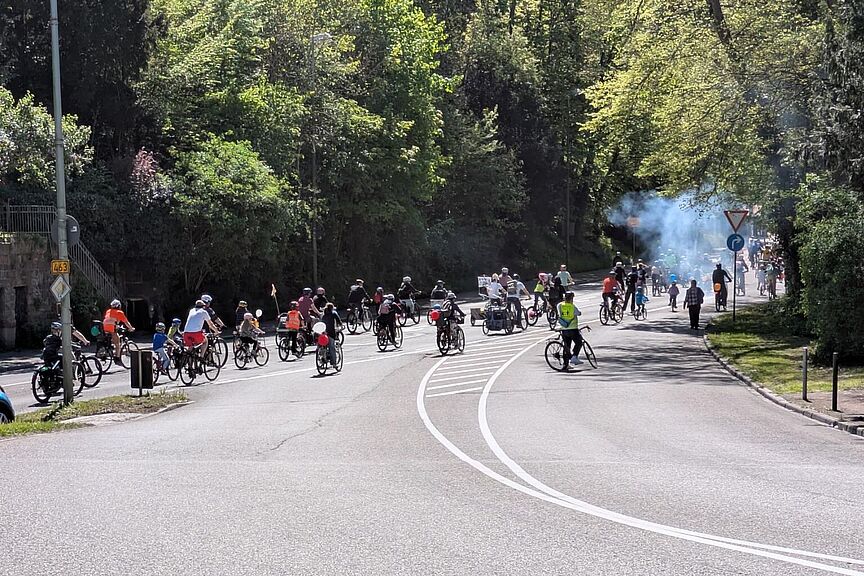 Die Kidical Mass rollt an der Nagold Die Kidical Mass rollt an der Nagold